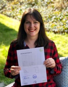 gloria fernandez polin con su certificado de aleman c1 Clases de alemán online