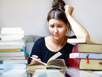 books 4118058 640 e1652797777871 Clases de alemán online