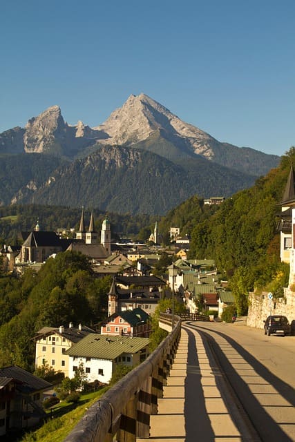 Diferencia entre von y aus en aleman 15 https://profesornativodealeman.com/wp-content/uploads/2016/06/mcpetsy-mountains-5982699_640-1.jpg mcpetsy mountains 5982699 640 1 Clases de alemán online
