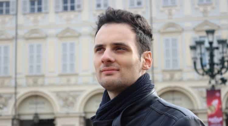 La historia de exito de esta pagina web 1 https://profesornativodealeman.com/wp-content/uploads/2021/06/presentation-1454403_640-1.png Davide profesor de aleman poliglota