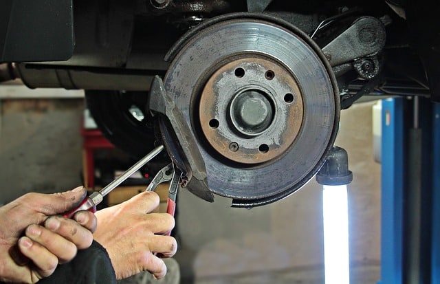 Diferencia entre austauschen, tauschen, umtauschen, wechseln. 4 https://profesornativodealeman.com/wp-content/uploads/2021/11/auto-repair-shop-g04e6860af_640.jpg auto repair shop g04e6860af 640 Clases de alemán online