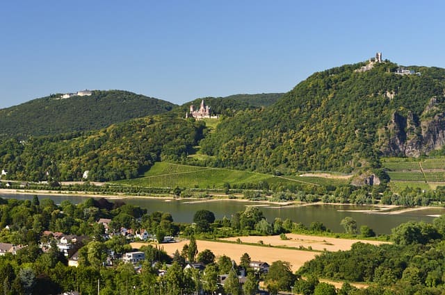 Examen C1 de aleman en Bonn 2 https://profesornativodealeman.com/wp-content/uploads/2022/04/dragon-rock-g6d4d9ac5c_640-1.jpg dragon rock g6d4d9ac5c 640 1 Clases de alemán online