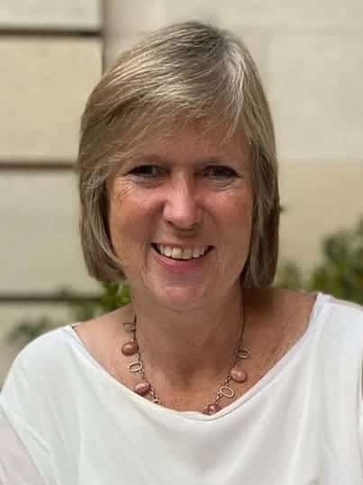 Brigitte, profesora nativa de aleman. 3 https://profesornativodealeman.com/wp-content/uploads/2022/06/Profilfoto-1.jpg Profilfoto 1 Clases de alemán online