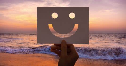 happines cheerful perforated paper smiley face Clases de alemán online