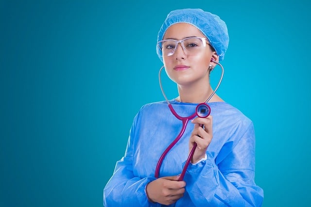 Reseñas de medicos que han aprobado examenes 8 https://profesornativodealeman.com/wp-content/uploads/2022/12/woman-g9b124941f_640.jpg woman g9b124941f 640 Clases de alemán online